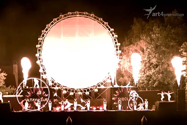 MULTIMEDIA SHOW Circle